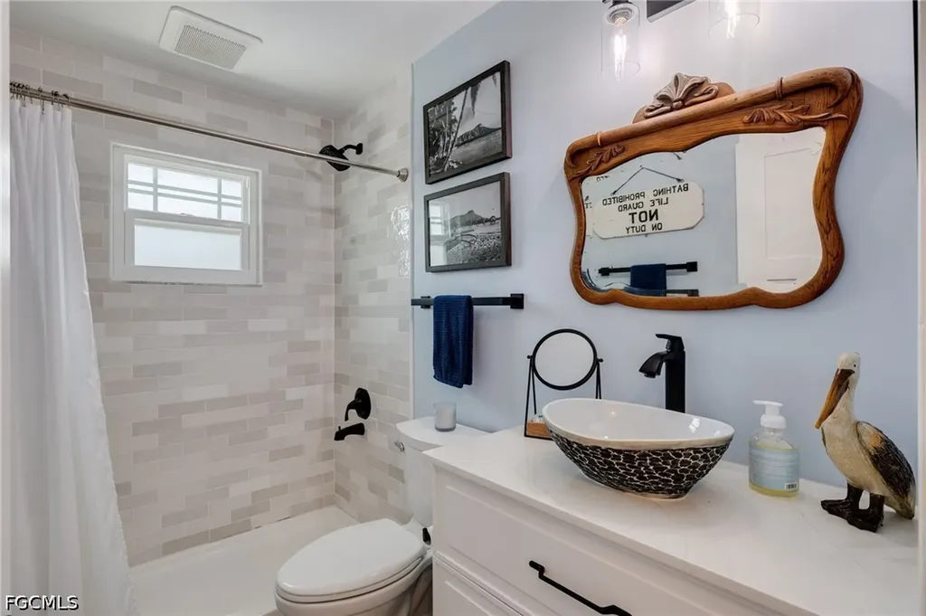 1318 Junonia Street Sanibel FL 33957