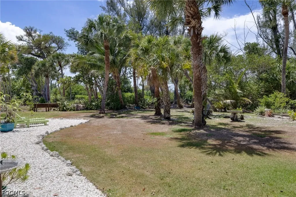 1318 Junonia Street Sanibel FL 33957