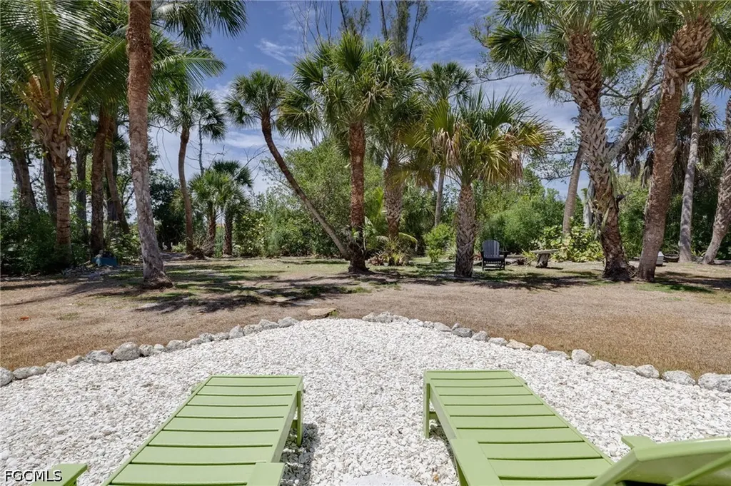 1318 Junonia Street Sanibel FL 33957
