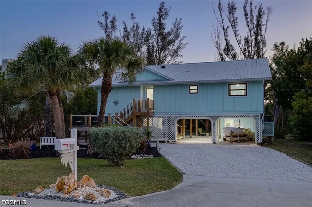 1318 Junonia Street Sanibel FL 33957