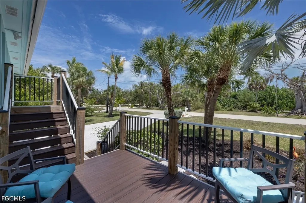 1318 Junonia Street Sanibel FL 33957
