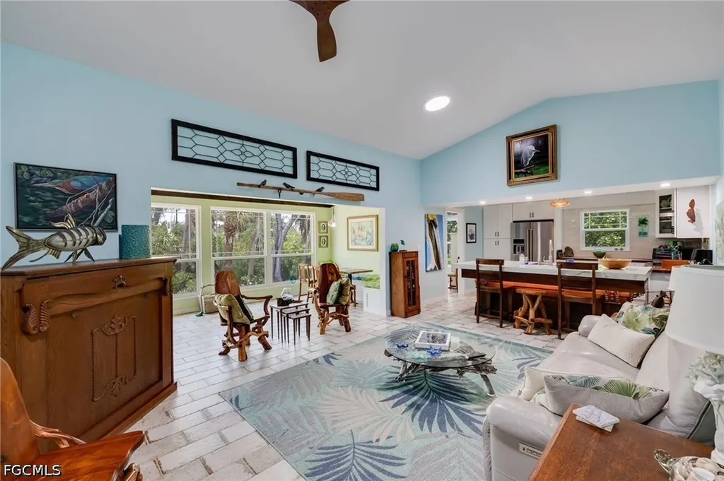 1318 Junonia Street Sanibel FL 33957