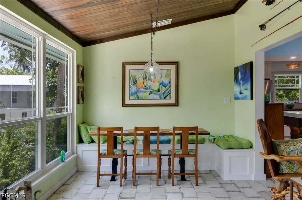 1318 Junonia Street Sanibel FL 33957