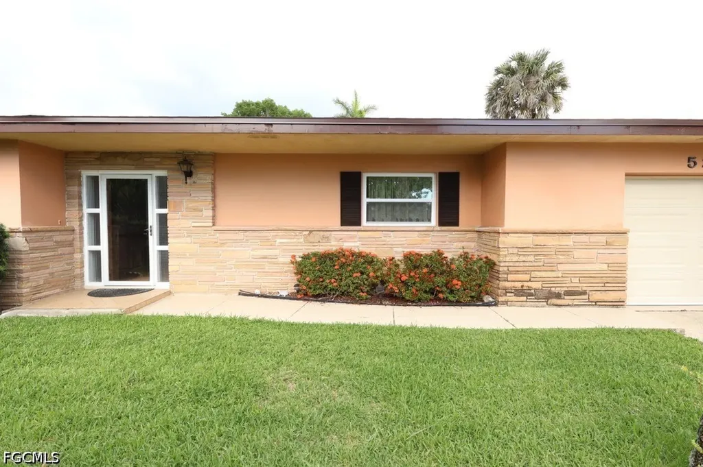 5227 Glade Court Cape Coral FL 33904