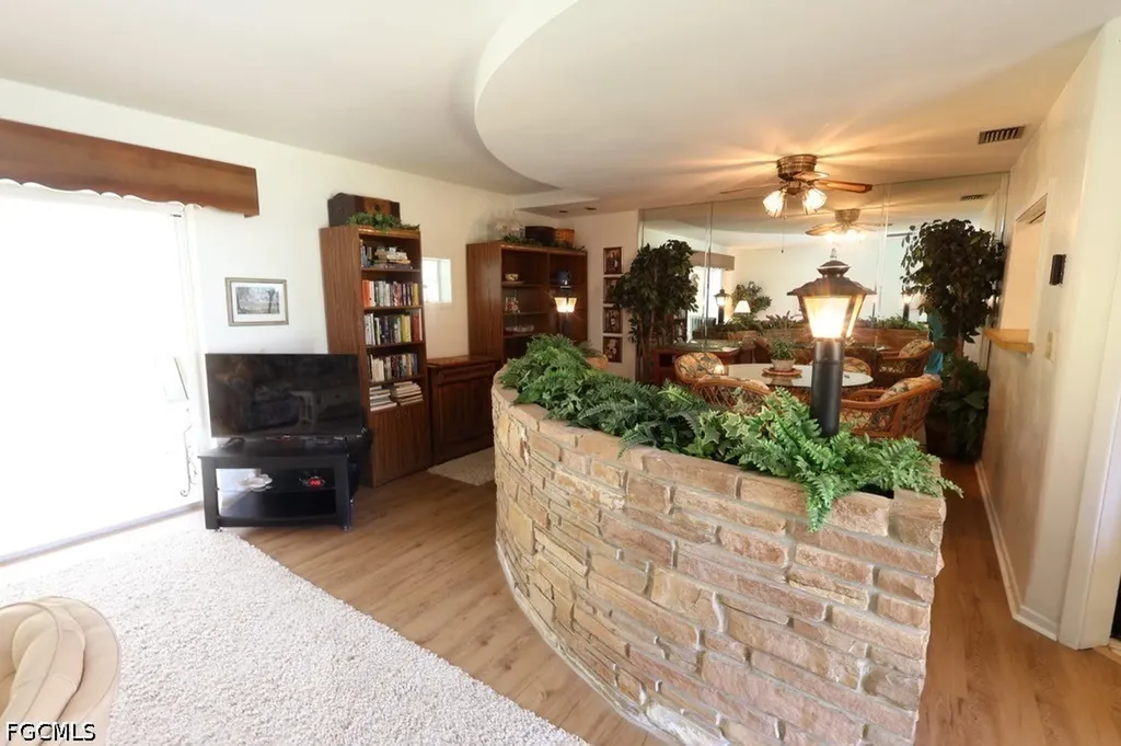 5227 Glade Court Cape Coral FL 33904