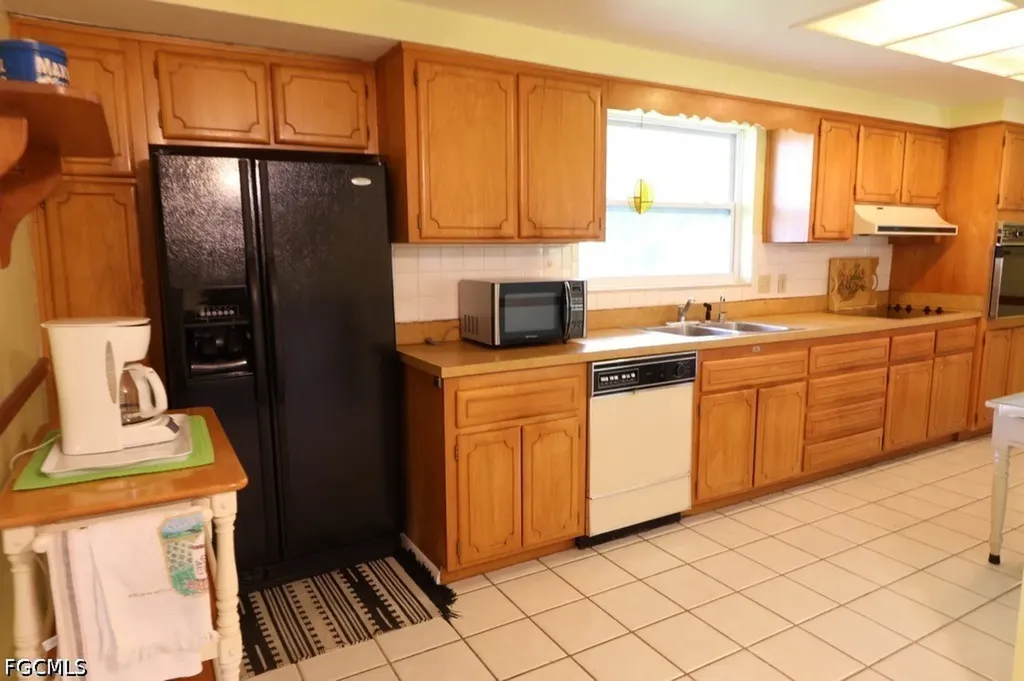 5227 Glade Court Cape Coral FL 33904