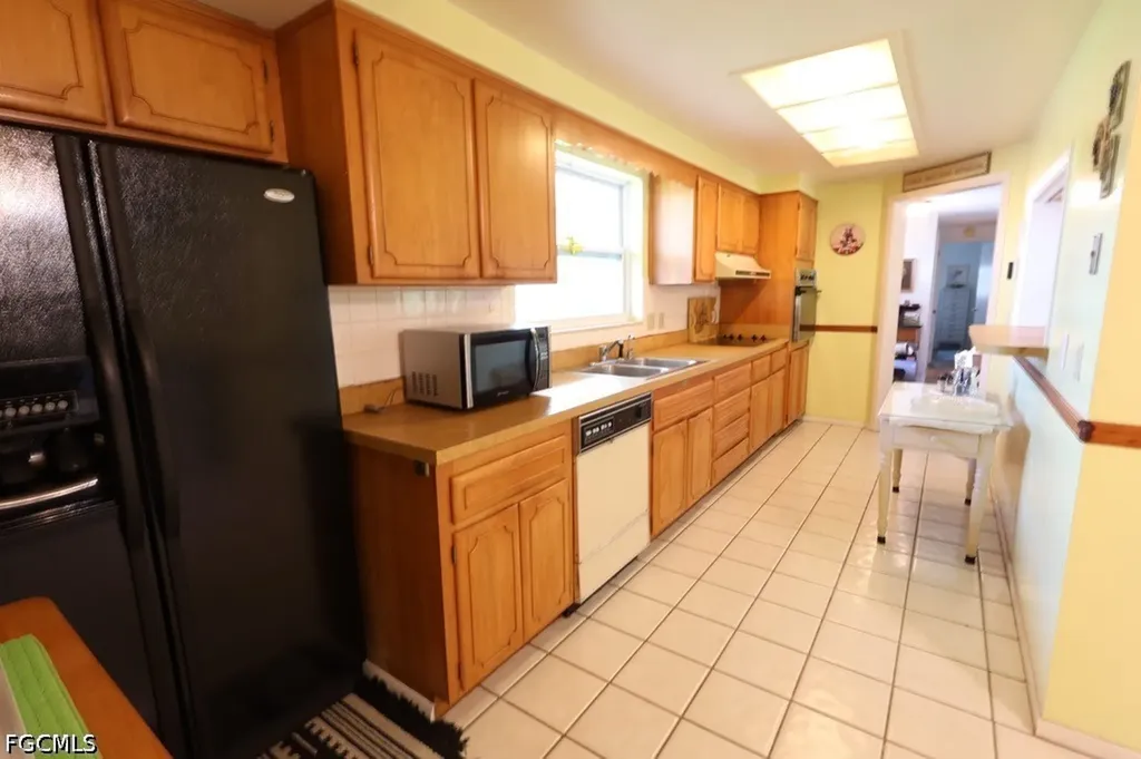 5227 Glade Court Cape Coral FL 33904