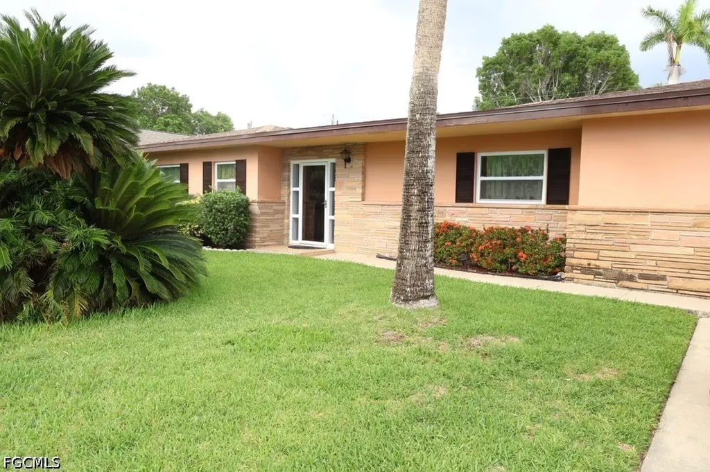 5227 Glade Court Cape Coral FL 33904