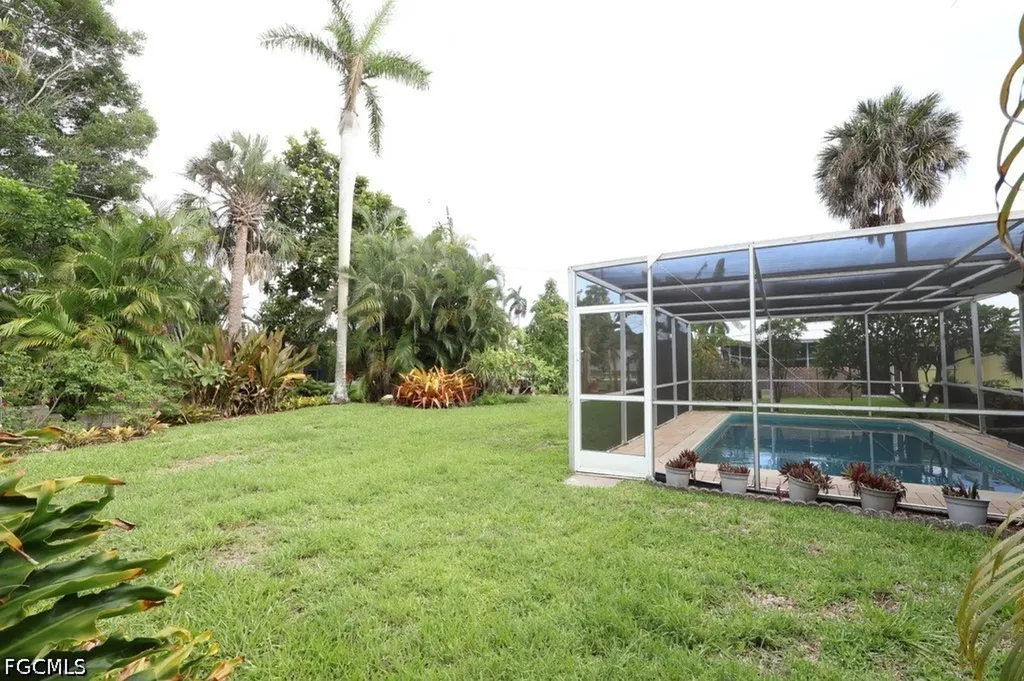 5227 Glade Court Cape Coral FL 33904