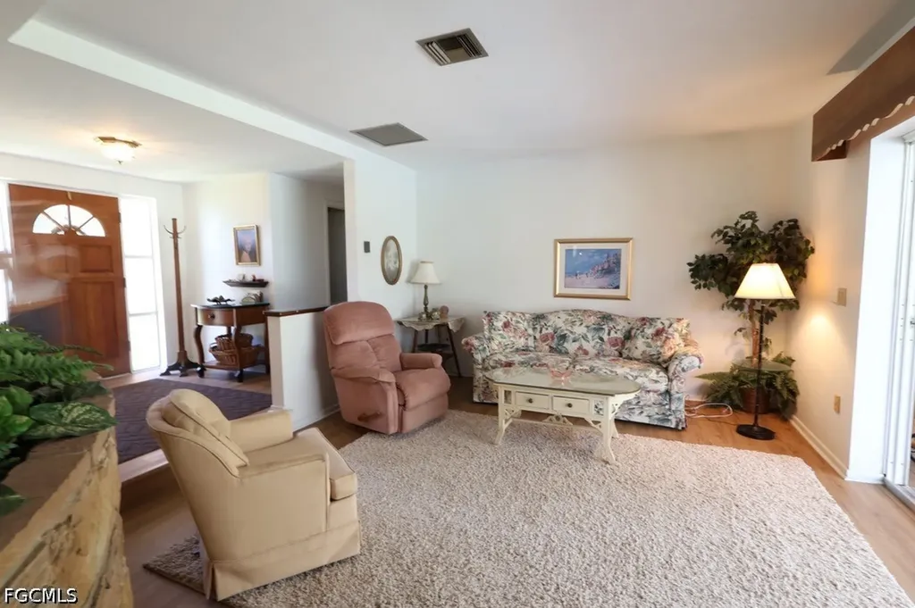 5227 Glade Court Cape Coral FL 33904