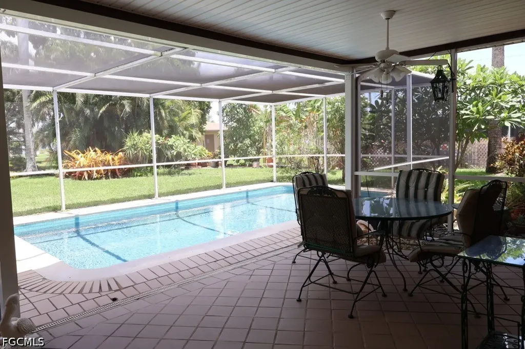 5227 Glade Court Cape Coral FL 33904