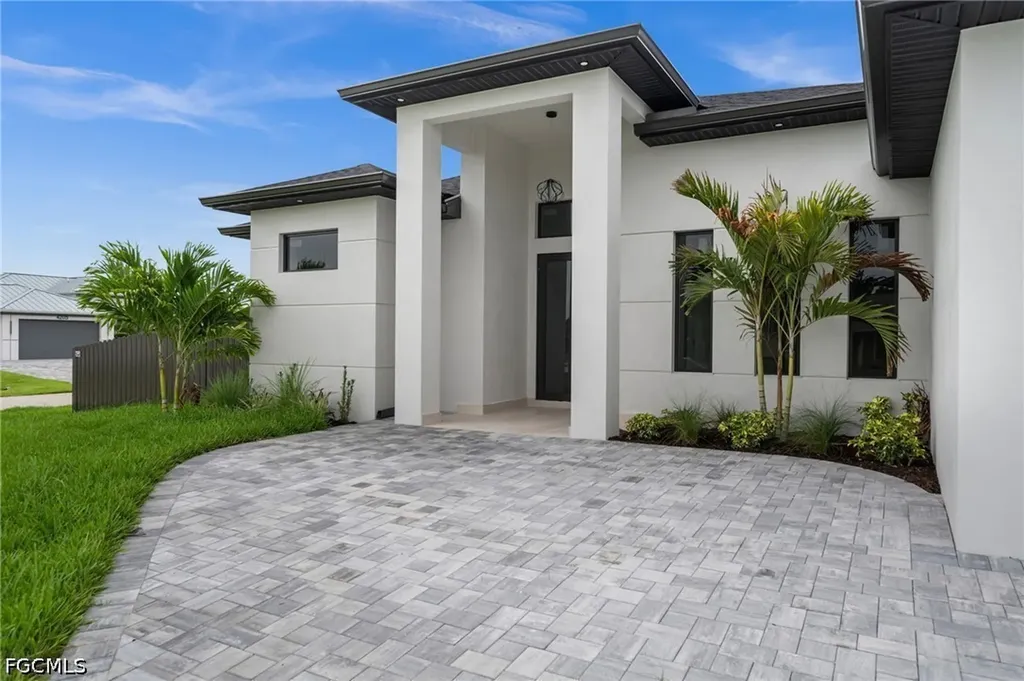 1102 SW 42nd Street Cape Coral FL 33914