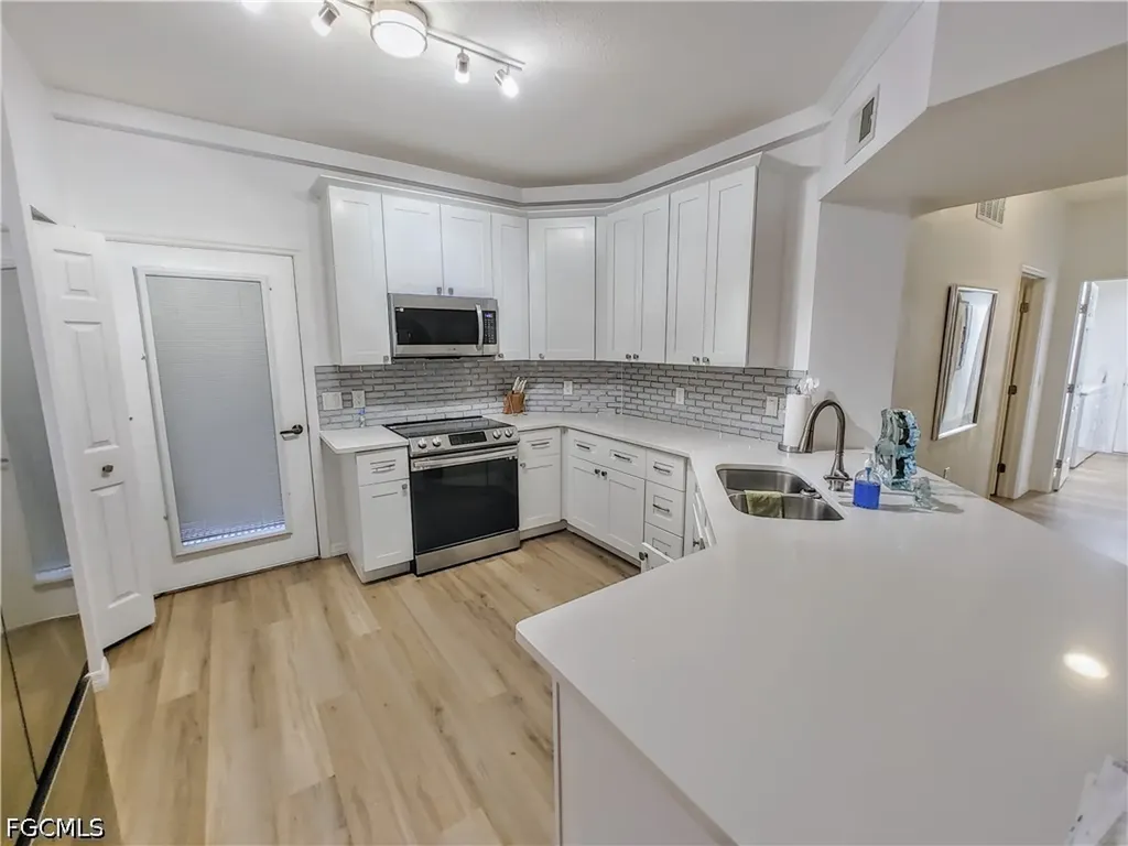 1788 Concordia Lake Circle Cape Coral FL 33909