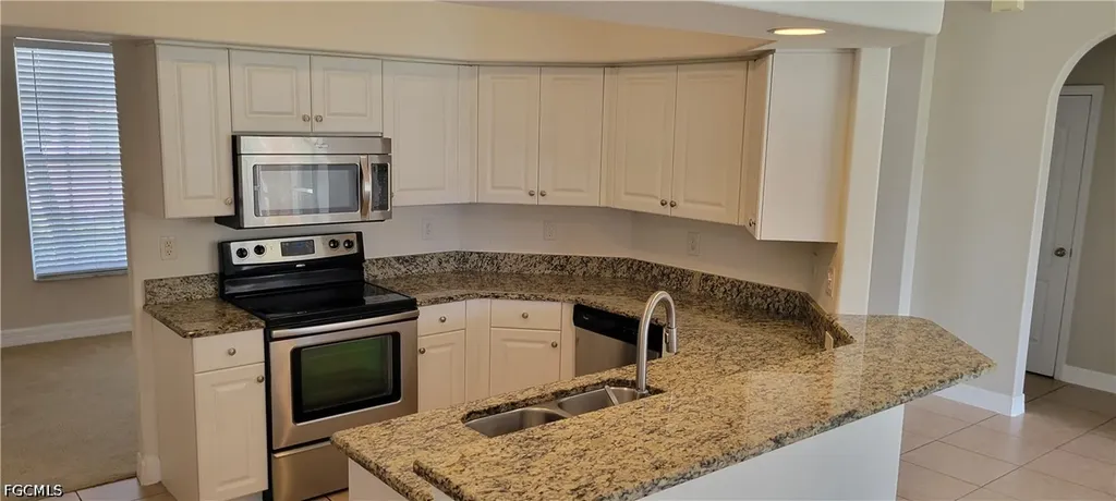 902 SW 21st Lane Cape Coral FL 33991