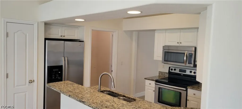 902 SW 21st Lane Cape Coral FL 33991