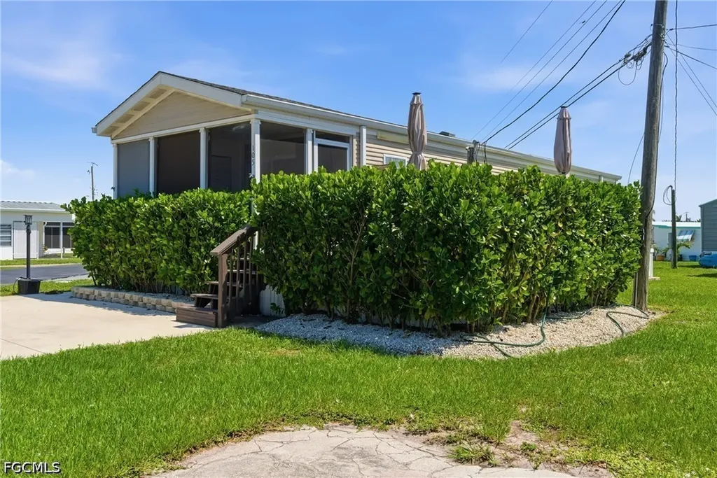 5558 Palm Beach Boulevard Fort Myers FL 33905