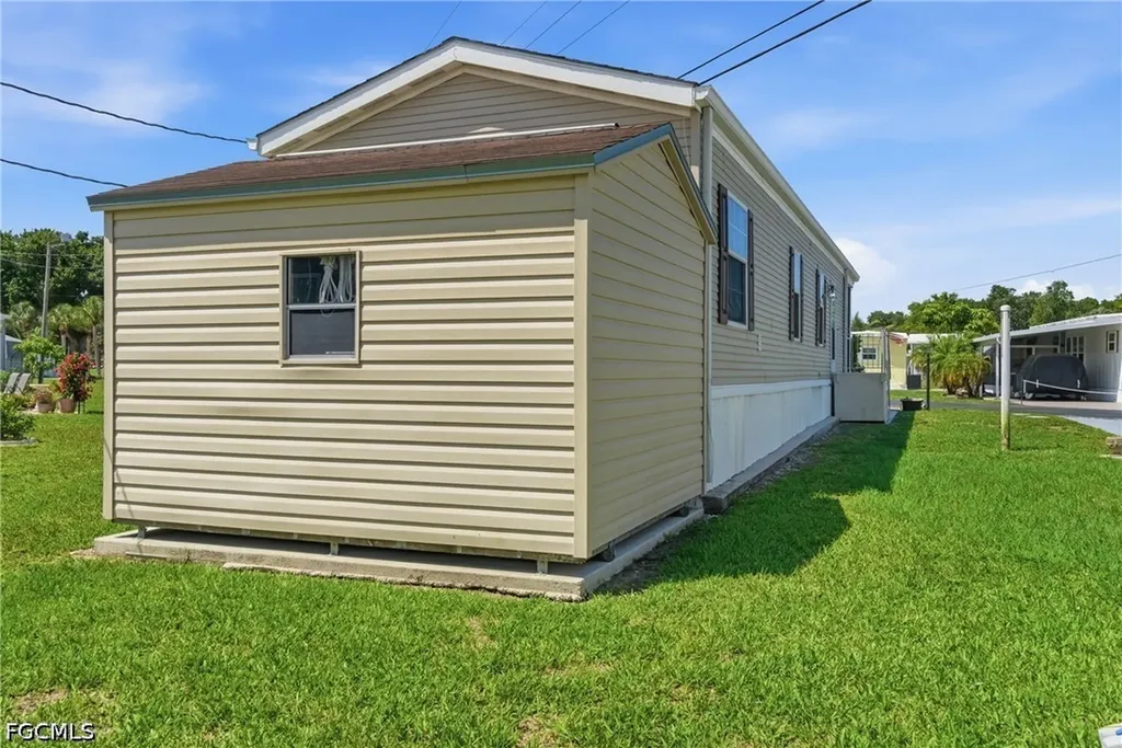 5558 Palm Beach Boulevard Fort Myers FL 33905