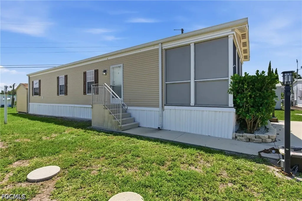 5558 Palm Beach Boulevard Fort Myers FL 33905