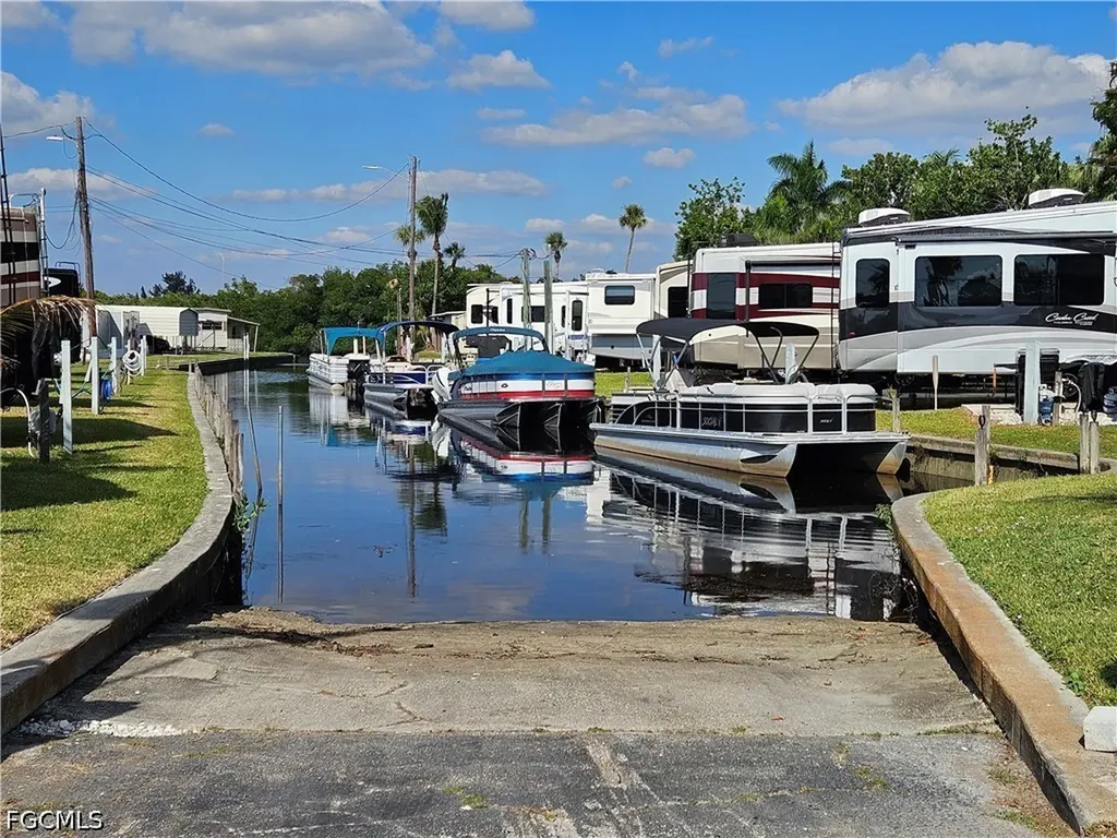 5558 Palm Beach Boulevard Fort Myers FL 33905