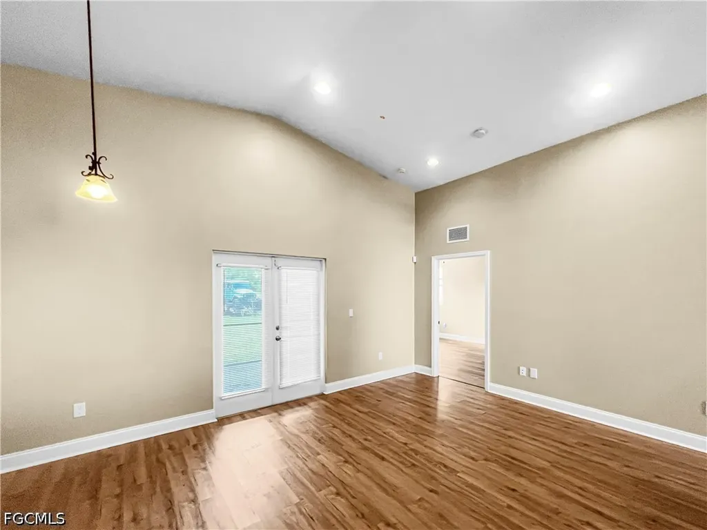 2105 NE 15th Terrace Cape Coral FL 33909