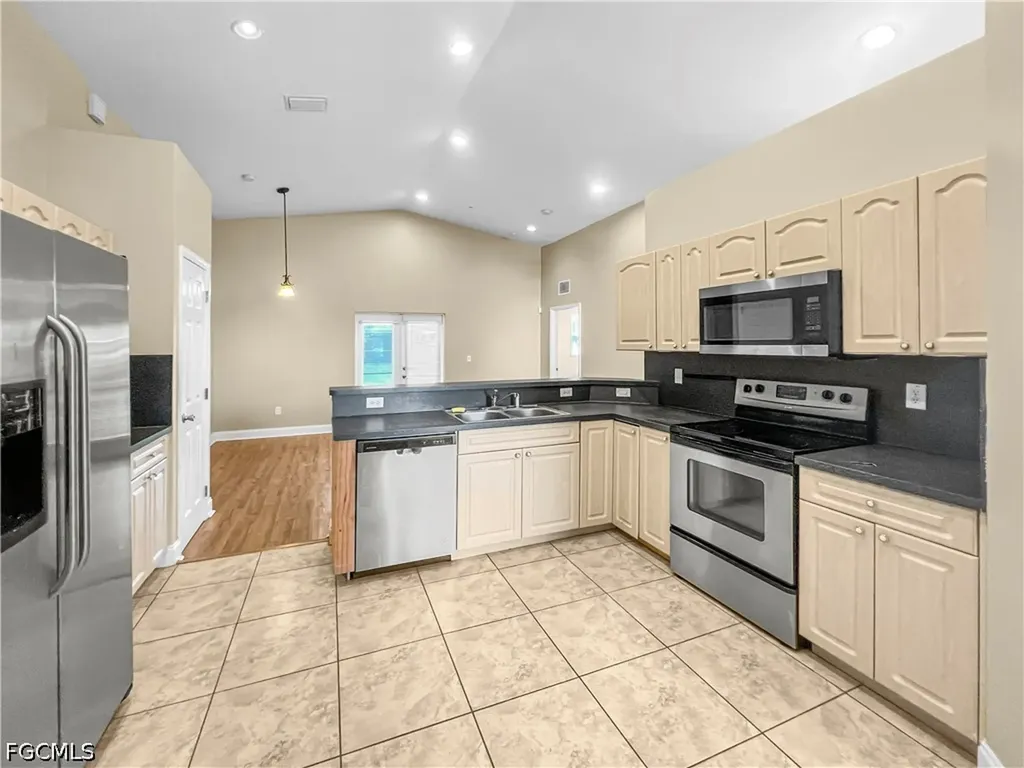 2105 NE 15th Terrace Cape Coral FL 33909