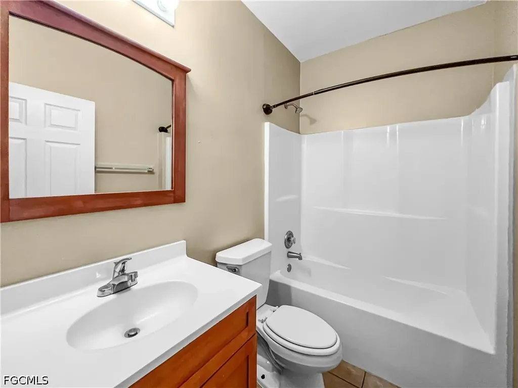 2105 NE 15th Terrace Cape Coral FL 33909