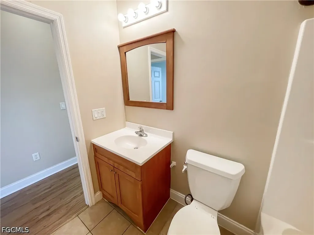 2105 NE 15th Terrace Cape Coral FL 33909