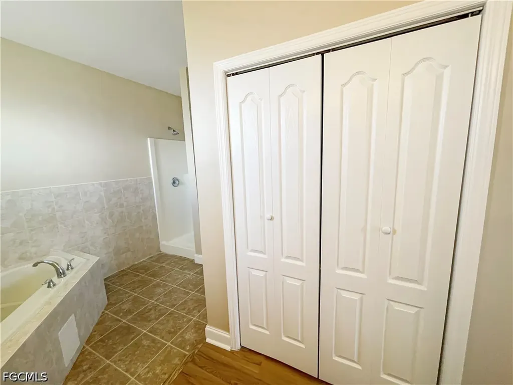2105 NE 15th Terrace Cape Coral FL 33909