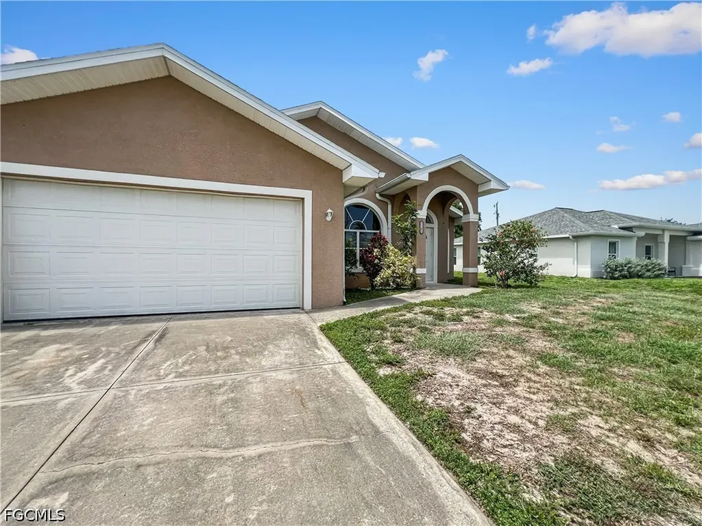 2105 NE 15th Terrace Cape Coral FL 33909