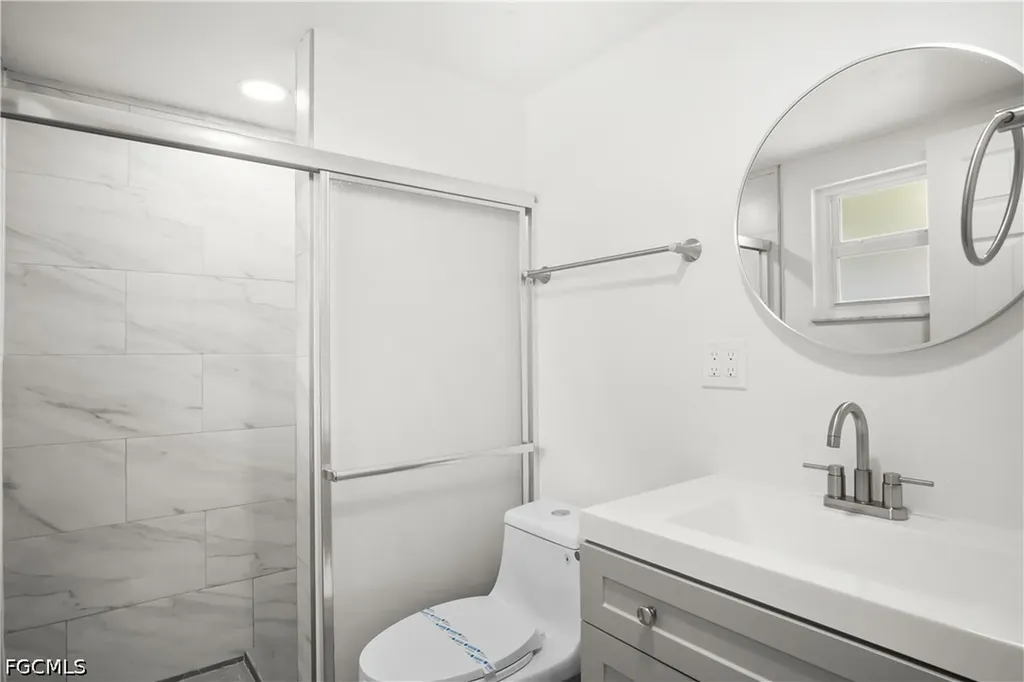 1411 SE 5th Place Cape Coral FL 33990