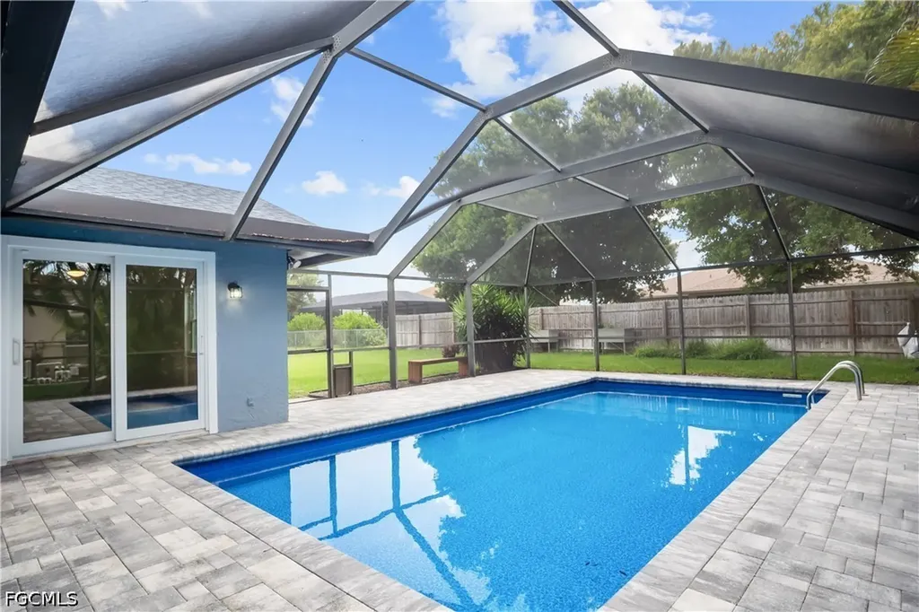 1411 SE 5th Place Cape Coral FL 33990