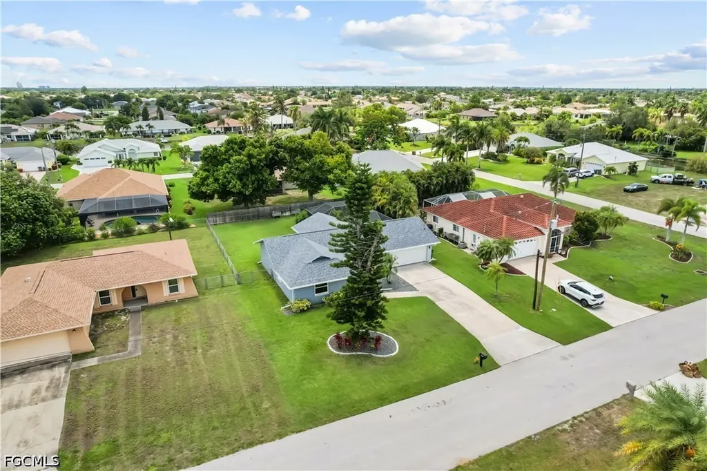 1411 SE 5th Place Cape Coral FL 33990