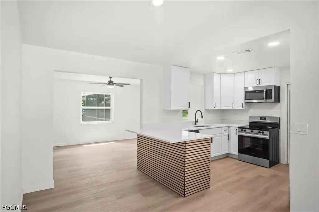 1411 SE 5th Place Cape Coral FL 33990