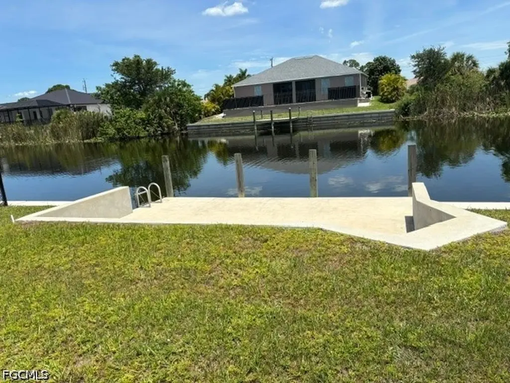 2827 SW 2nd Terrace Cape Coral FL 33991