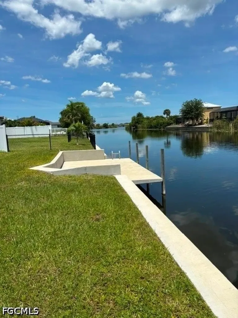 2827 SW 2nd Terrace Cape Coral FL 33991
