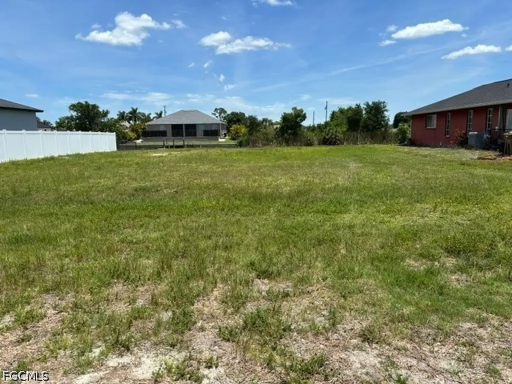 2827 SW 2nd Terrace Cape Coral FL 33991