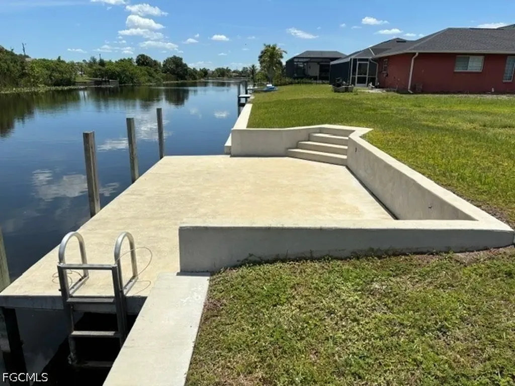 2827 SW 2nd Terrace Cape Coral FL 33991