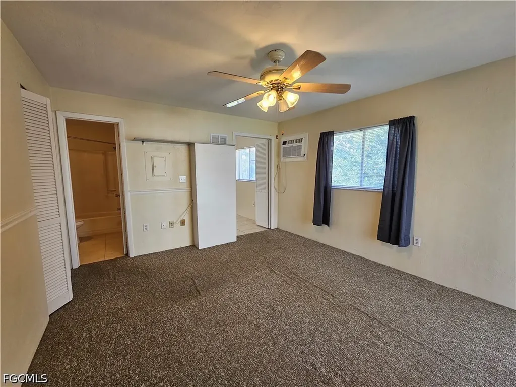 8101 Country Road Fort Myers FL 33919