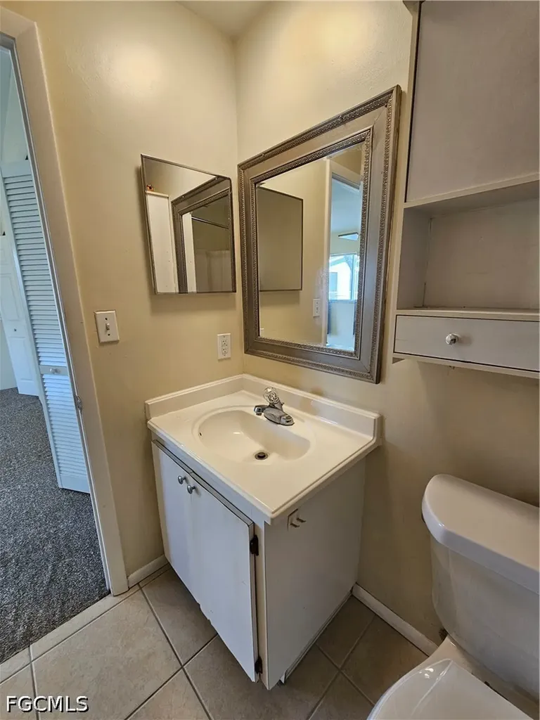 8101 Country Road Fort Myers FL 33919