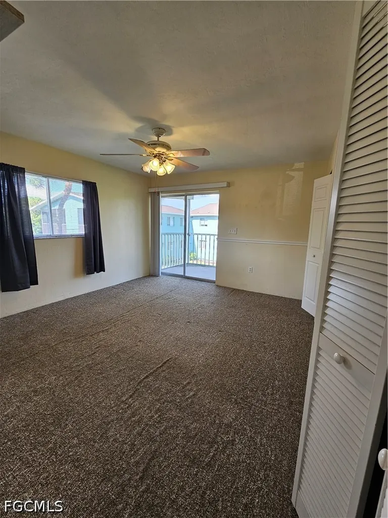 8101 Country Road Fort Myers FL 33919