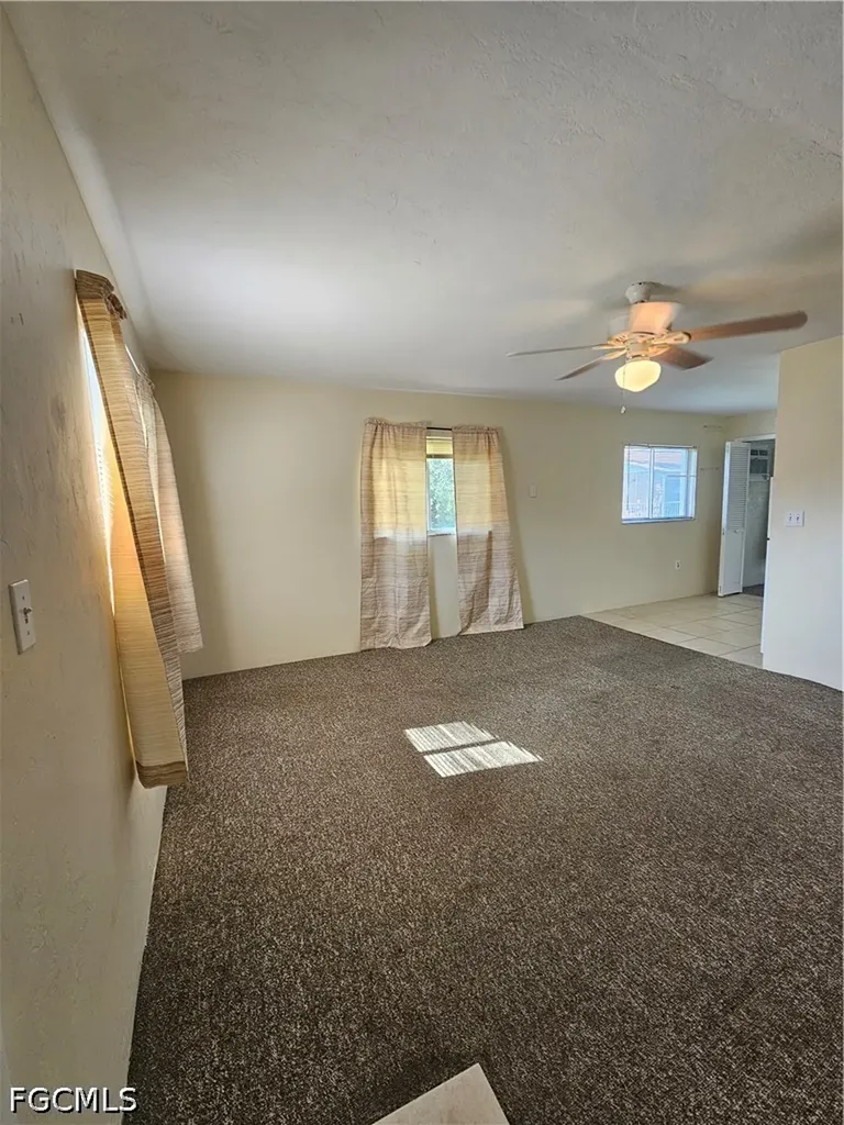 8101 Country Road Fort Myers FL 33919