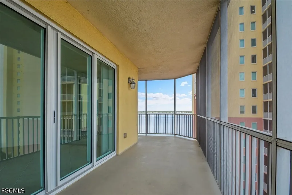 2743 1st Street Fort Myers FL 33916