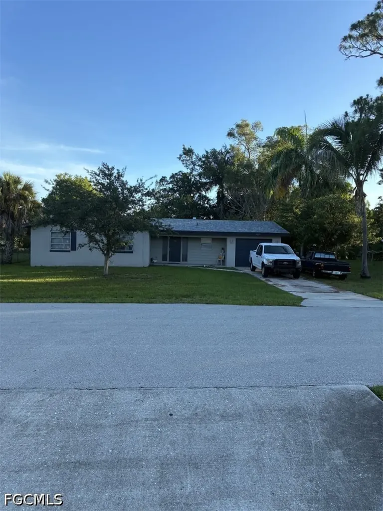 1839 Passaic Avenue Fort Myers FL 33901