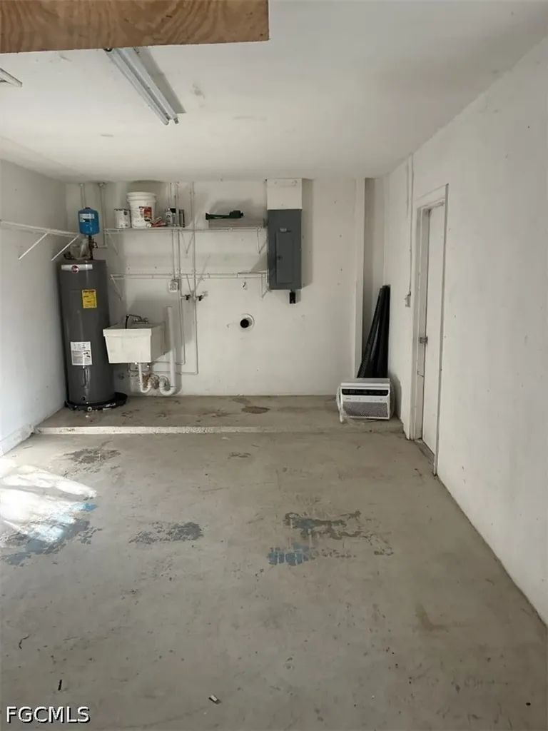 1839 Passaic Avenue Fort Myers FL 33901