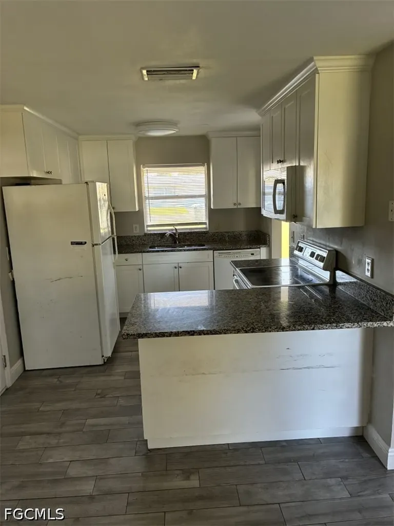 1839 Passaic Avenue Fort Myers FL 33901