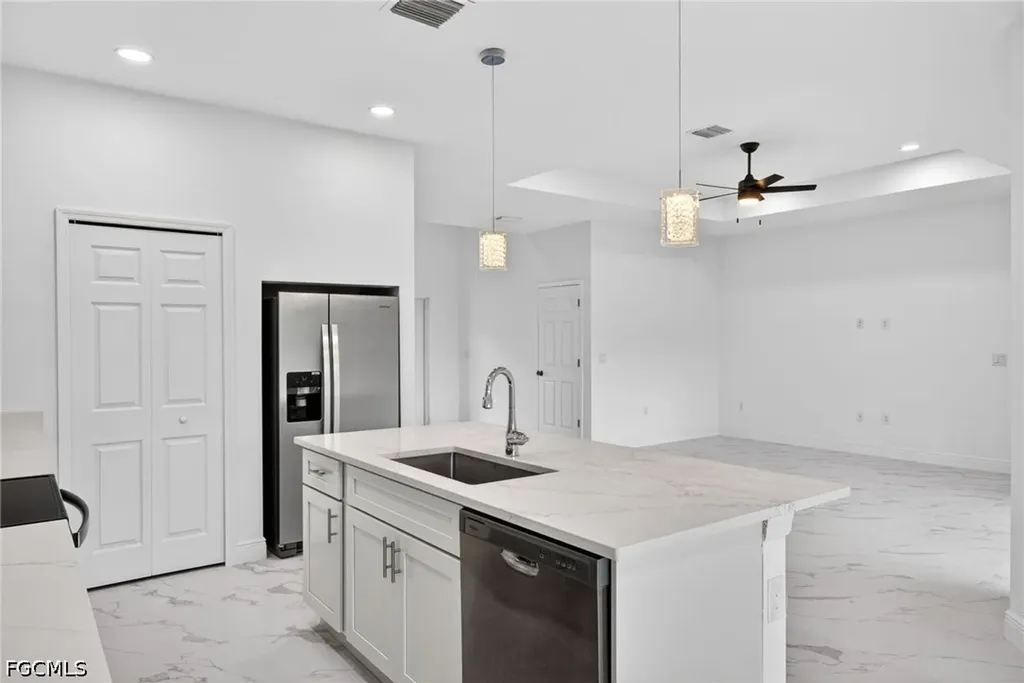 810 Jackson Avenue Lehigh Acres FL 33972