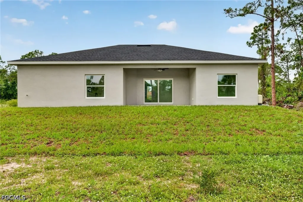 810 Jackson Avenue Lehigh Acres FL 33972