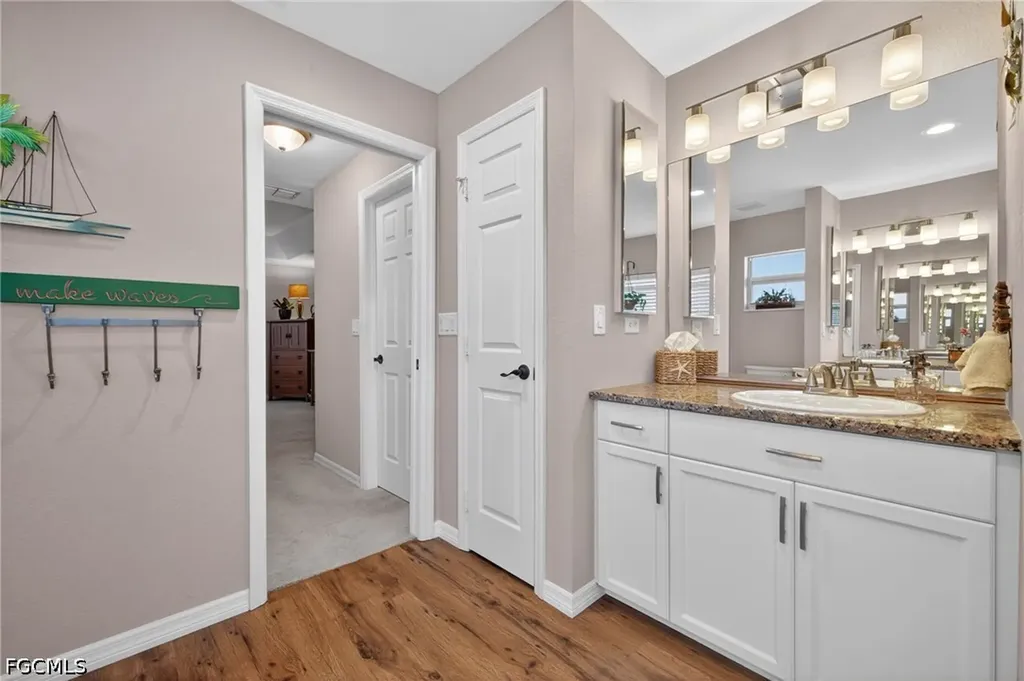 527 SW 40th Terrace Cape Coral FL 33914