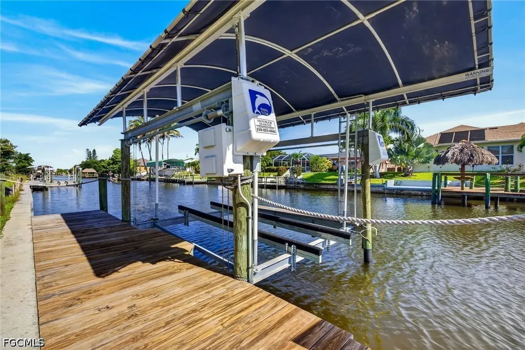 527 SW 40th Terrace Cape Coral FL 33914