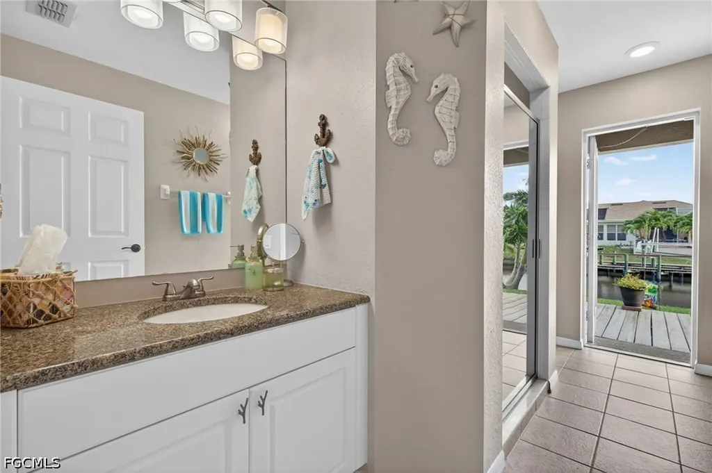 527 SW 40th Terrace Cape Coral FL 33914